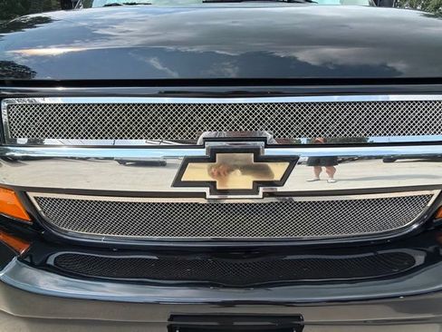 Used 2015 Chevrolet Express 2500 RWD image 22