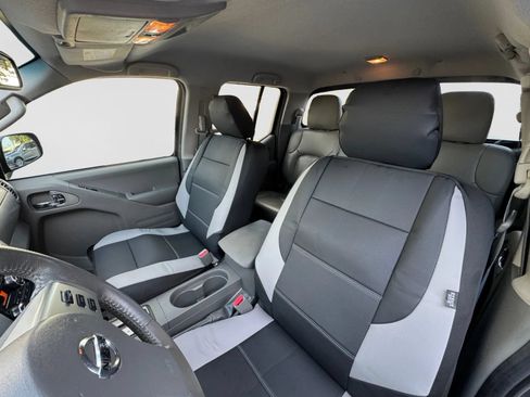 Used 2016 Nissan Frontier SV w/ SV Value Truck Package RWD image 14