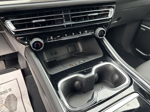 New 2026 Chevrolet Traverse High Country image 16