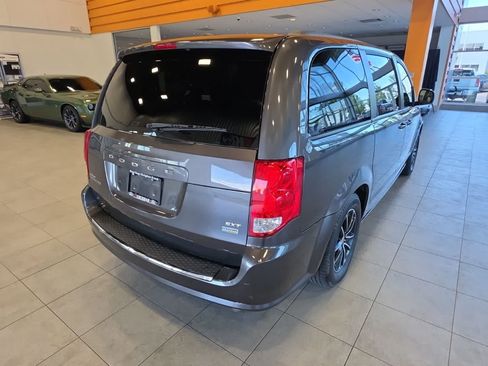 Used 2018 Dodge Grand Caravan GT FWD image 8