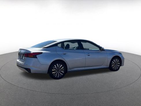 Used 2023 Nissan Altima 2.5 SV image 14