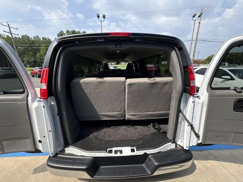 Certified 2025 Chevrolet Express 3500 LT w/ LT Preferred Equipment Group RWD image 21