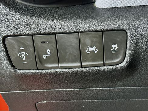 Used 2020 Hyundai Kona SEL image 17