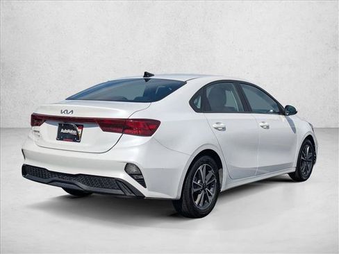 Used 2023 Kia Forte LXS FWD image 5