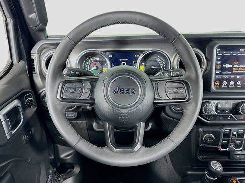 Used 2023 Jeep Wrangler Unlimited w/ Sun & Screen Package AWD/4WD image 16