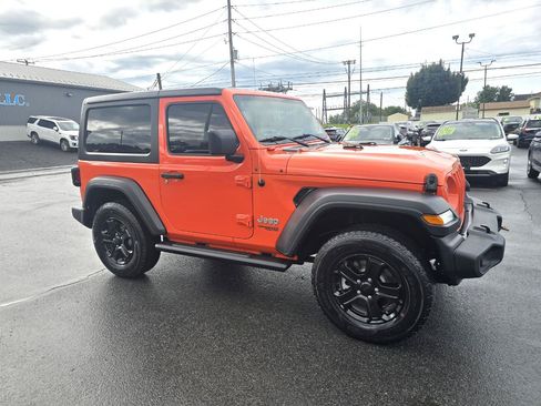 Used 2019 Jeep Wrangler Sport AWD/4WD image 6