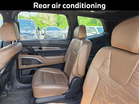 Used 2022 Kia Telluride SX w/ SX Prestige Package AWD/4WD image 9