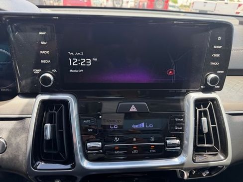Used 2023 Kia Sorento SX FWD image 11