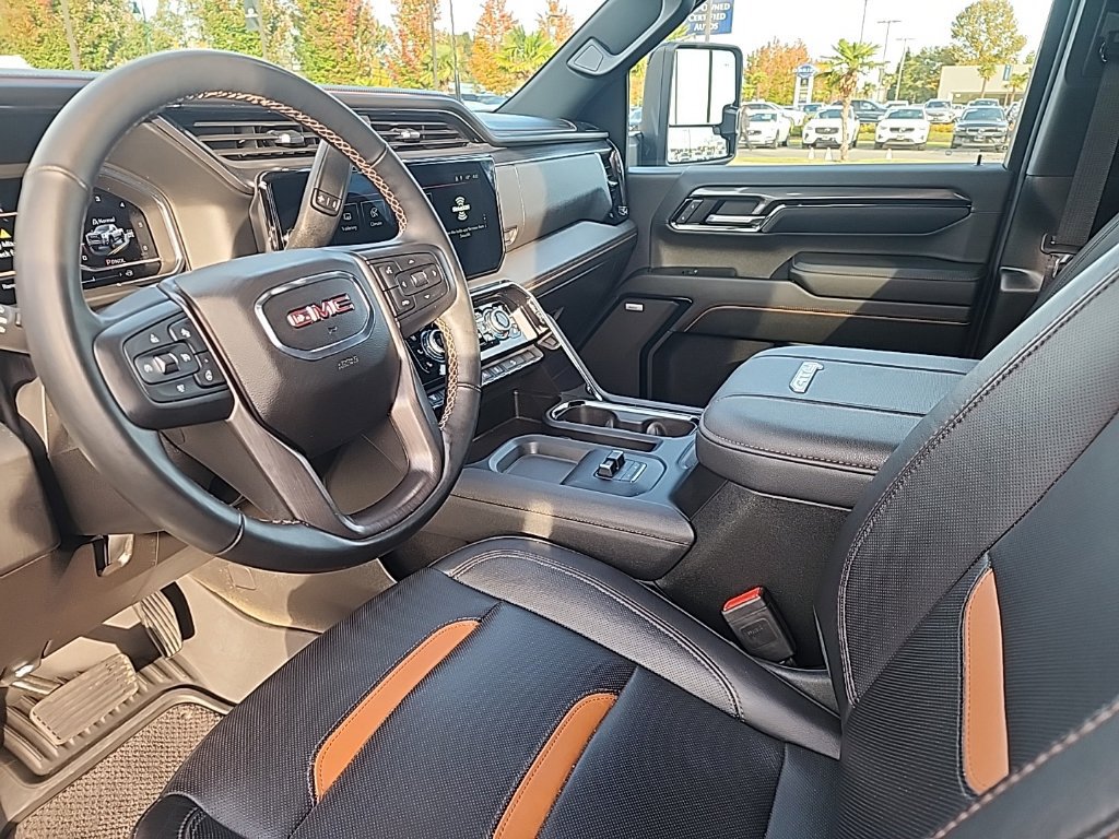 Used 2024 GMC Sierra 3500 AT4 AWD/4WD image 11