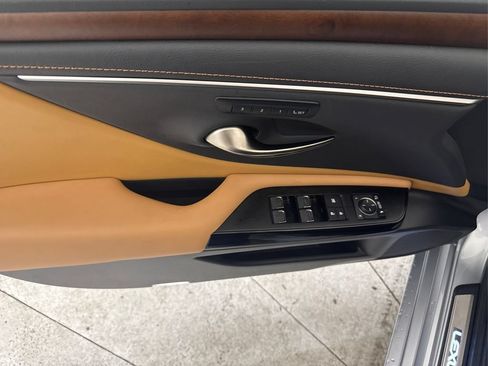 Used 2024 Lexus ES 350 w/ Premium Package FWD image 31