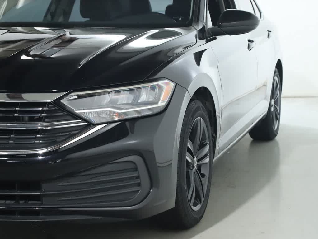 Used 2024 Volkswagen Jetta SE FWD image 4