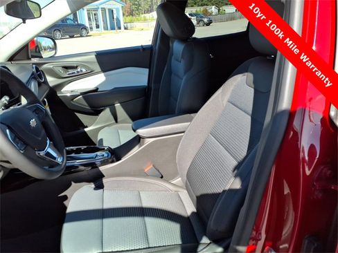 New 2026 Chevrolet Trax LT w/ Driver Confidence Package image 15