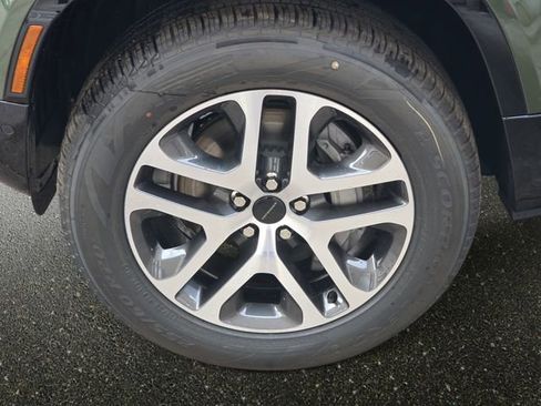 New 2026 Land Rover Defender 130 X-Dynamic SE image 19