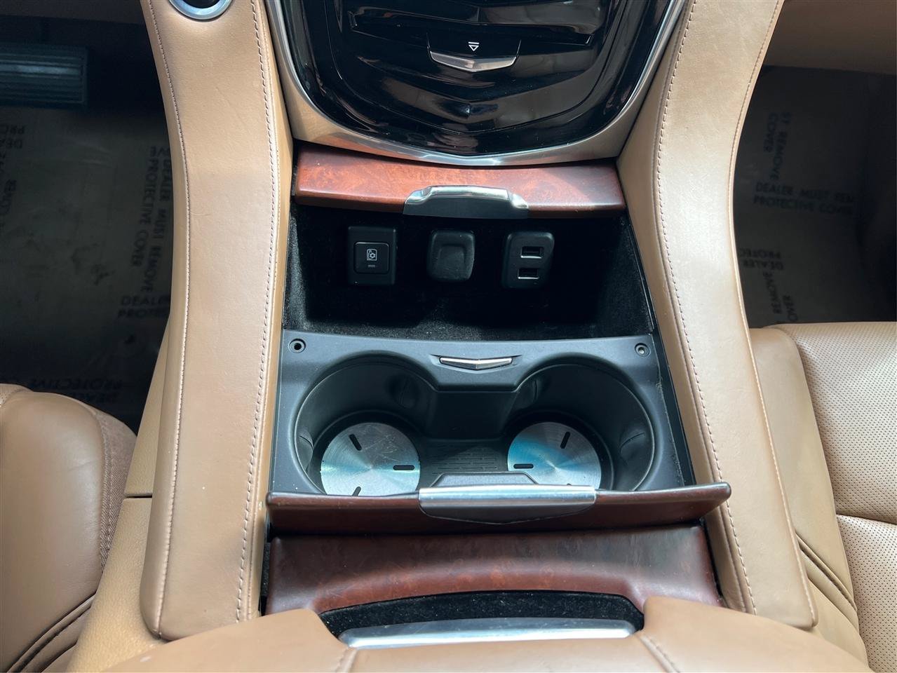 Used 2017 Cadillac Escalade Platinum AWD/4WD image 27