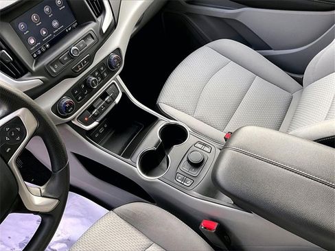 Used 2023 GMC Terrain SLE w/ Driver Convenience Package image 15