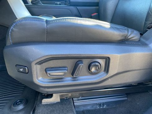 Used 2023 Toyota Tundra Platinum image 11