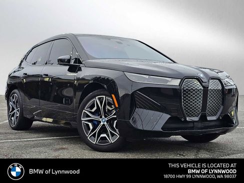 Used 2025 BMW iX xDrive50 image 1