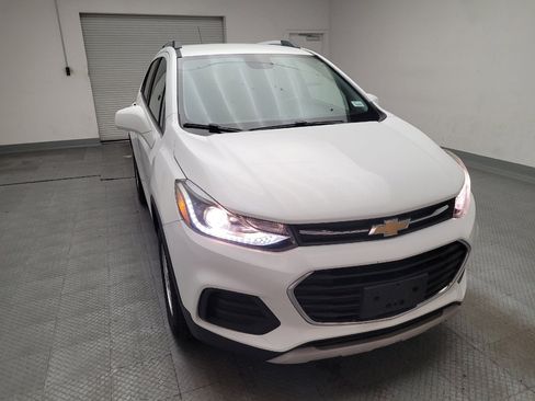 Used 2018 Chevrolet Trax LT w/ LT Convenience Package image 14