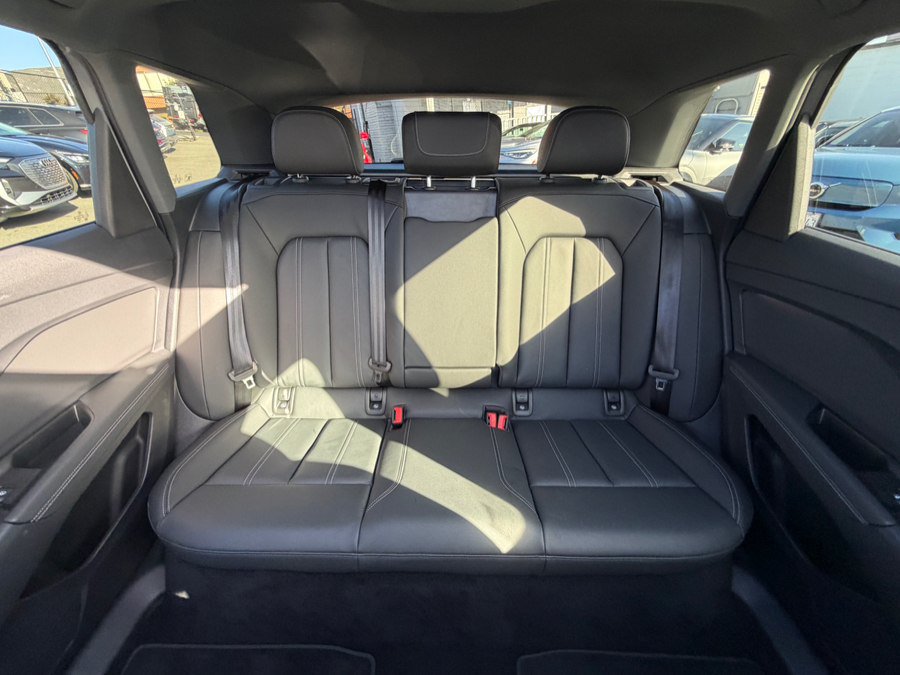Used 2024 Audi Q4 e-tron Premium Plus w/ Premium Plus AWD/4WD image 36