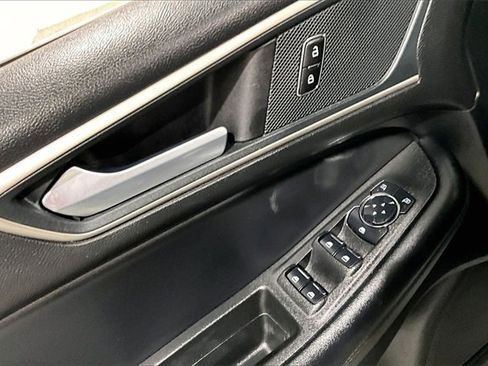 Used 2023 Ford Edge SEL image 37