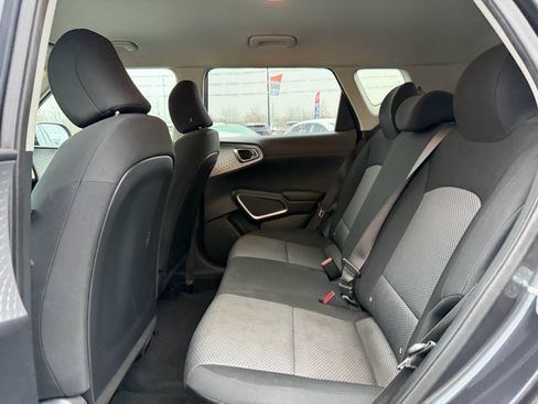 Used 2021 Kia Soul LX image 17
