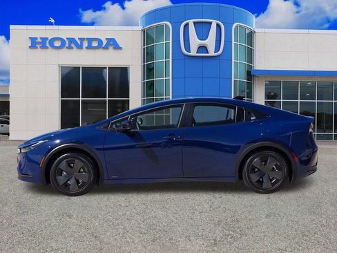 Used 2026 Toyota Prius LE AWD/4WD image 6