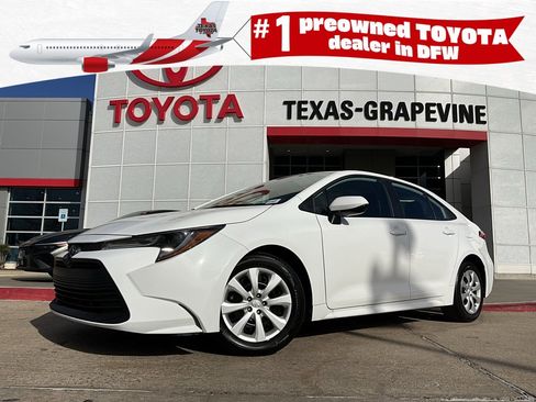 Used 2025 Toyota Corolla LE image 1