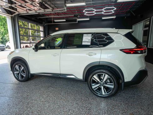 Used 2023 Nissan Rogue Platinum w/ Platinum Premium Package AWD/4WD image 2