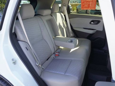Certified 2023 Nissan Rogue SV FWD image 9