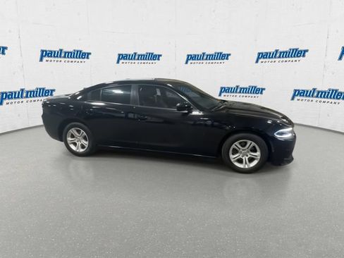Used 2021 Dodge Charger SXT w/ Leather Interior Group RWD image 13