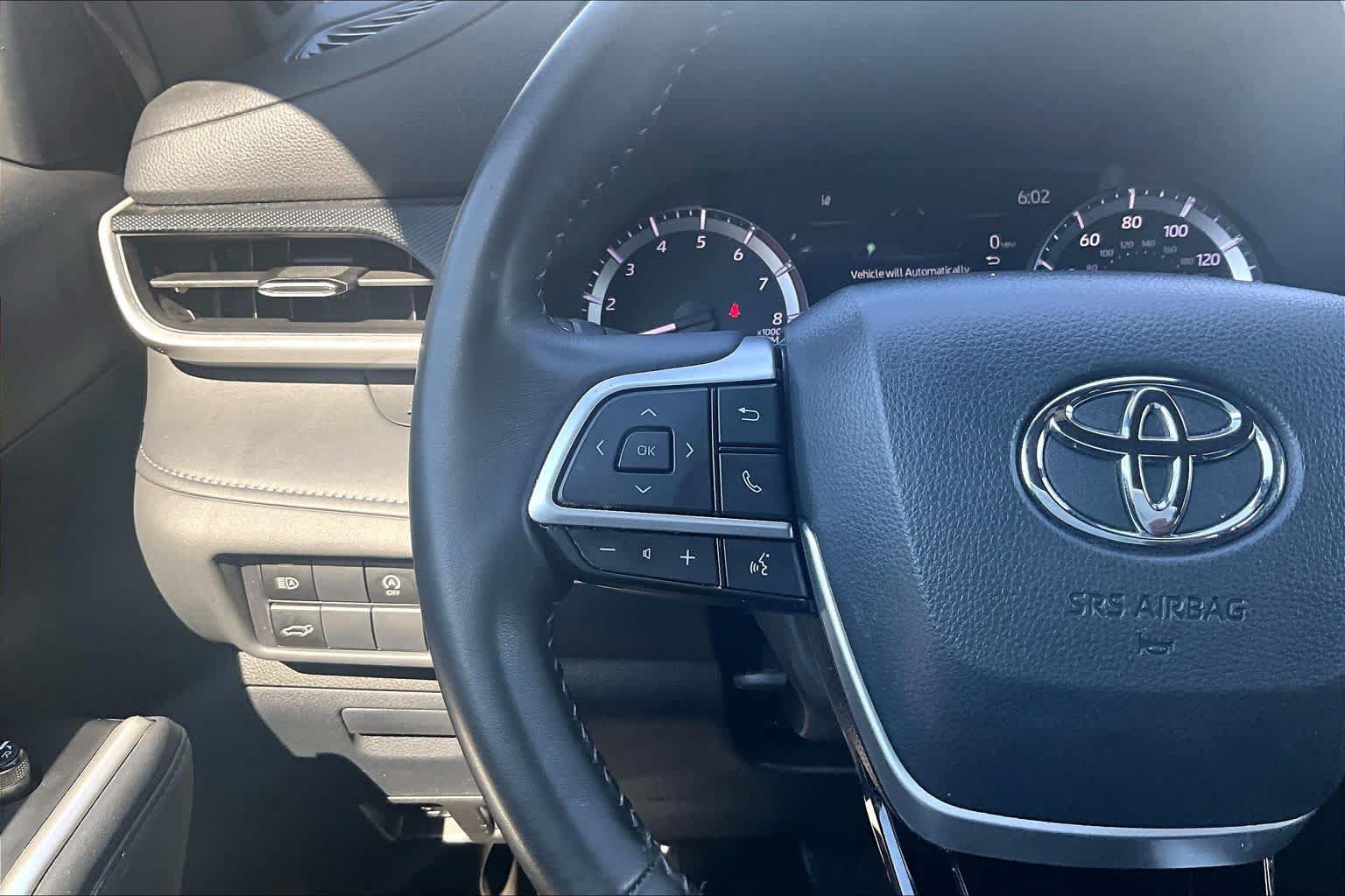 Used 2024 Toyota Highlander XSE FWD image 24
