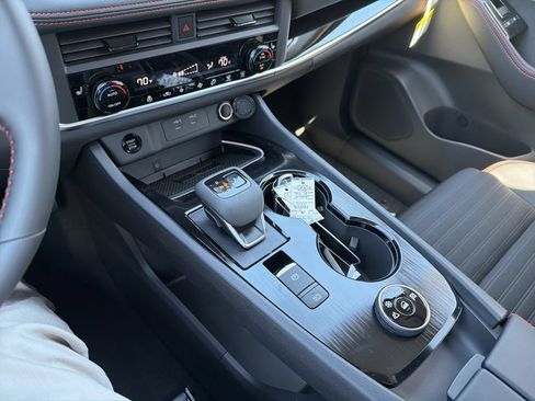 New 2026 Nissan Rogue SV AWD/4WD image 17