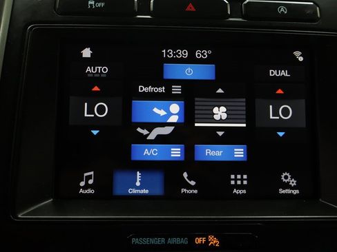 Used 2019 Ford Expedition XLT image 27