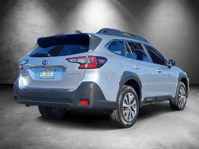 Used 2024 Subaru Outback Premium AWD/4WD image 3