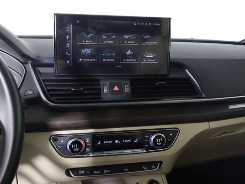 Used 2022 Audi Q5 2.0T Premium w/ Convenience Package image 43