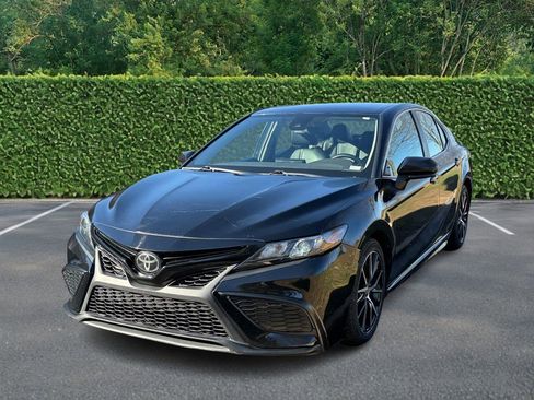 Used 2021 Toyota Camry SE image 6