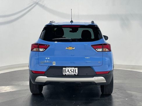 Used 2024 Chevrolet TrailBlazer LT w/ LT Cold Weather Package AWD/4WD image 12