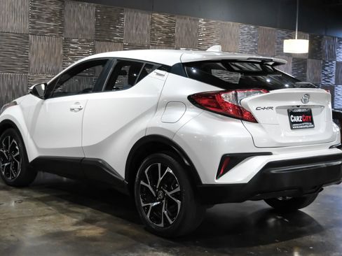 Used 2021 Toyota C-HR XLE image 10