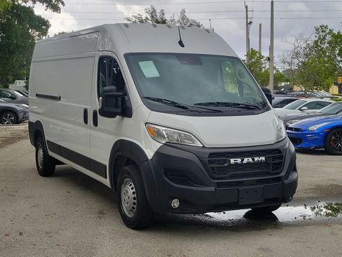 Used 2025 RAM ProMaster 3500 w/ Convenience Group FWD image 9