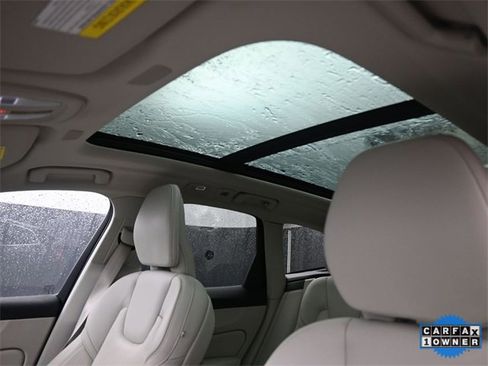 Used 2022 Volvo XC60 B6 Inscription w/ Advanced Package image 10