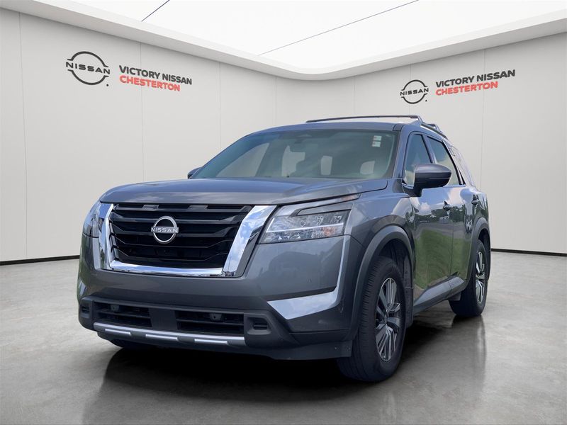 Certified 2024 Nissan Pathfinder SL image 1