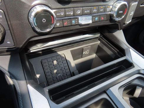 New 2026 Ford F250 Platinum image 17