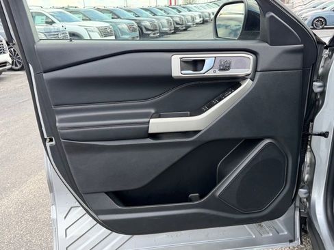 Used 2022 Ford Explorer Limited w/ Equipment Group 301A image 13