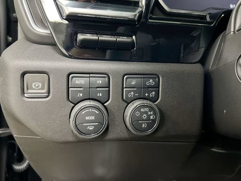 Used 2024 Chevrolet Silverado 1500 High Country w/ Midnight Edition AWD/4WD image 18