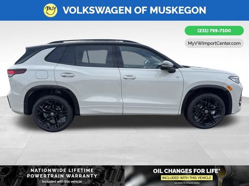 New 2026 Volkswagen Tiguan SE R-Line image 8