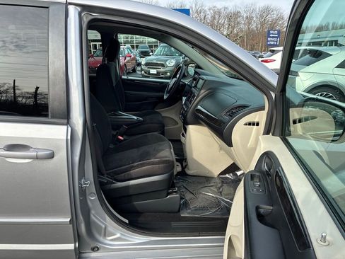 Used 2017 Dodge Grand Caravan SE w/ Power Window Group image 19