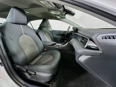 Used 2024 Toyota Camry LE image 28