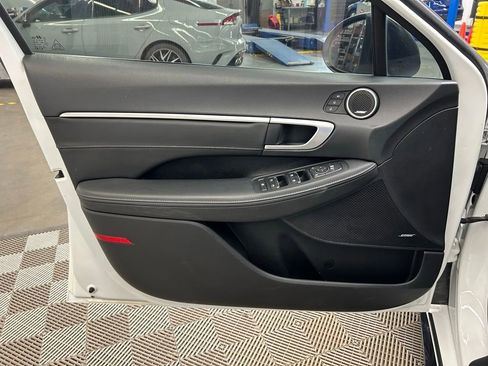Used 2021 Hyundai Sonata Limited FWD image 16