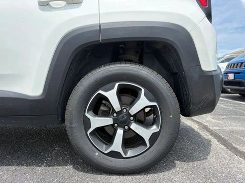 Used 2020 Jeep Renegade Trailhawk w/ Cold Weather Group AWD/4WD image 26