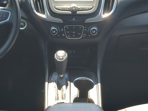 Used 2020 Chevrolet Equinox LT w/ Midnight Edition FWD image 17